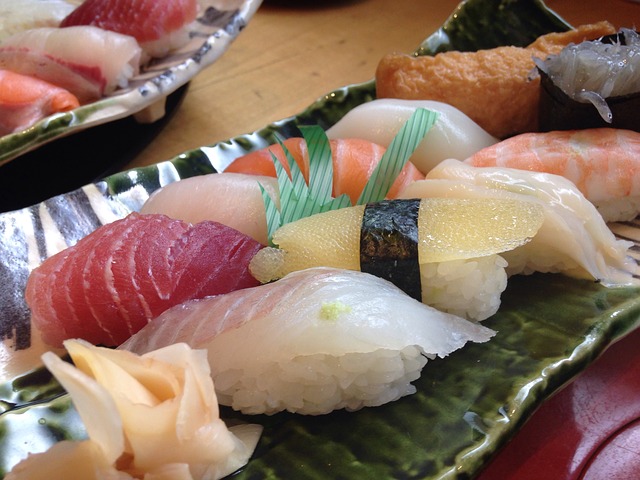 sushi-975075_640