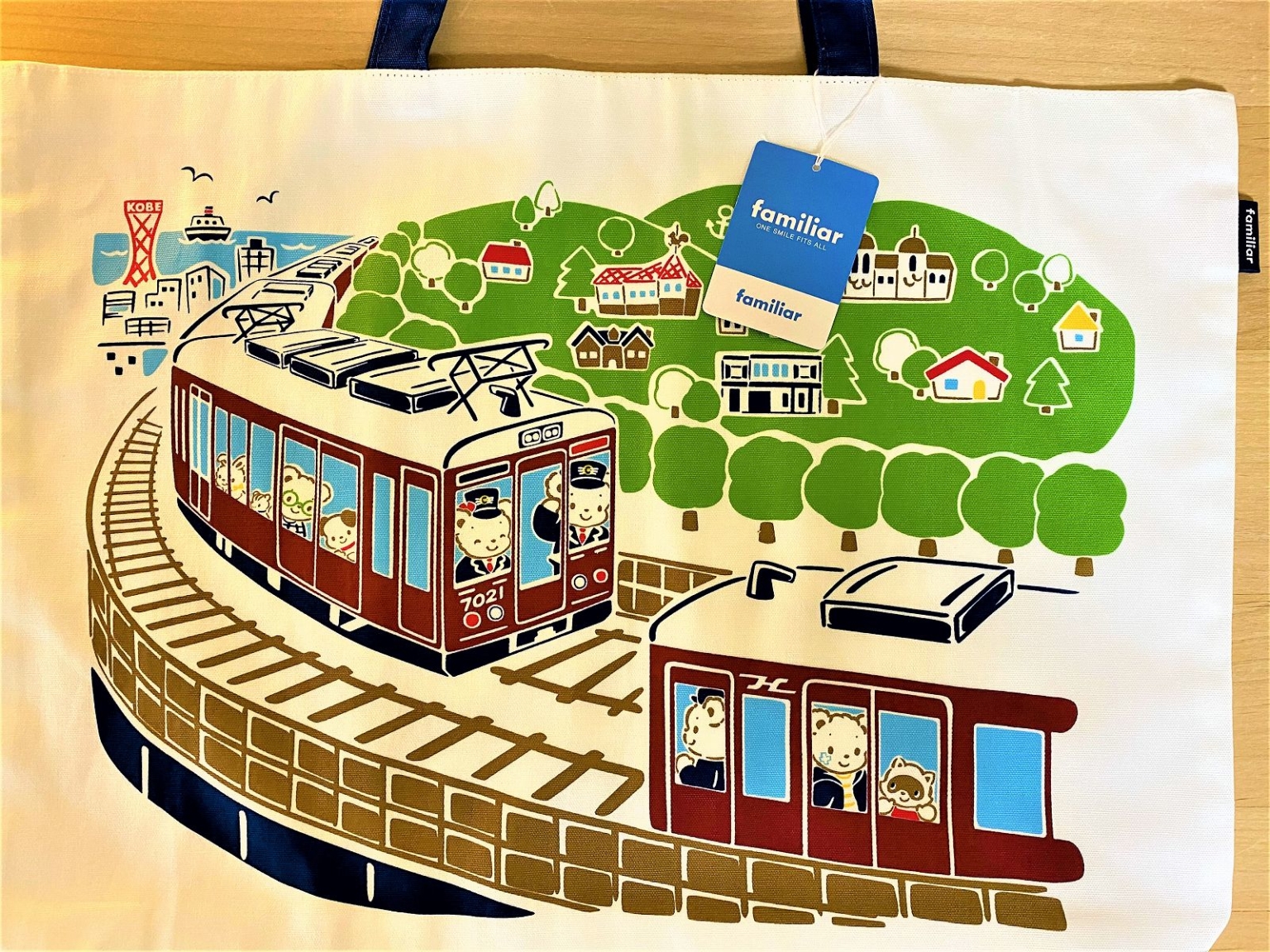 ファミリア✖️阪急電車 コラボレッスンバック、クリアファイル ...