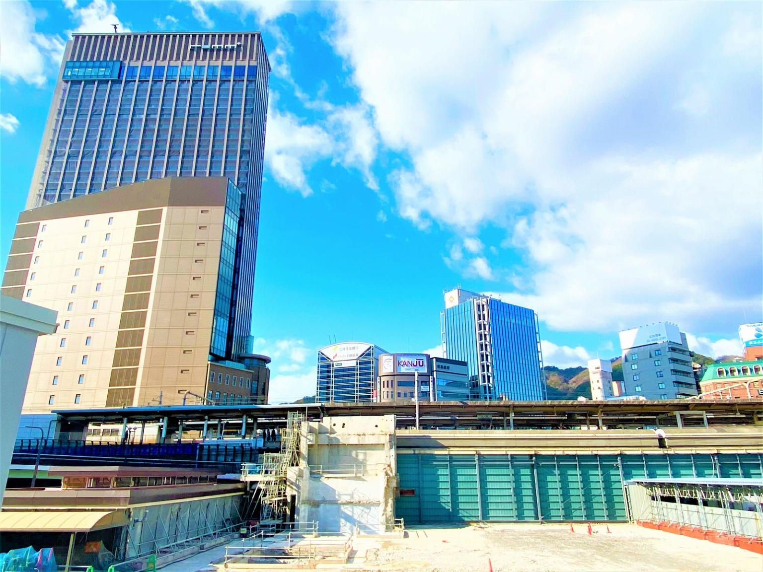 神戸・JR三ノ宮駅前は「三宮ターミナルビル」が解体され、広い更地が広がっていました 三宮 三ノ宮駅 神戸の風景 神戸 三宮再開発